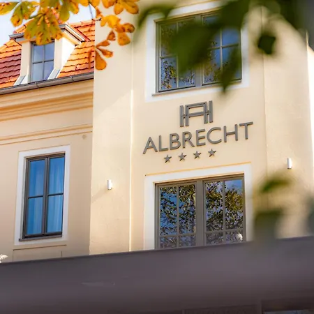 Отель Albrecht