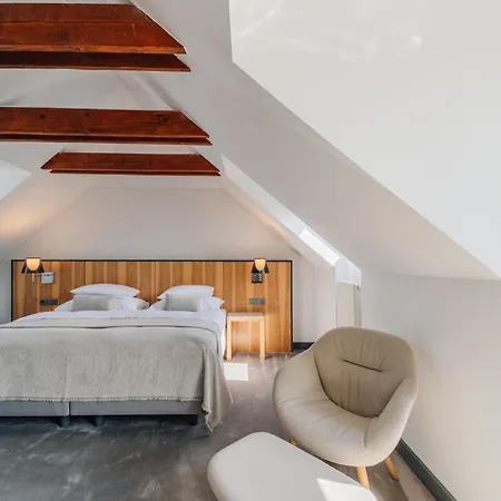 Albrecht 4* Pozsony