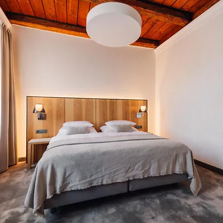 Albrecht 4* Pozsony