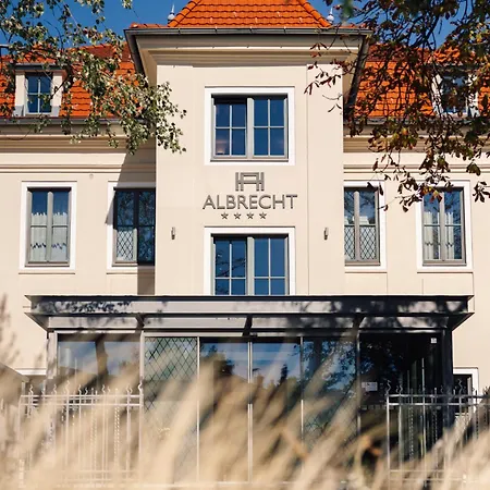 Albrecht 4* Pozsony